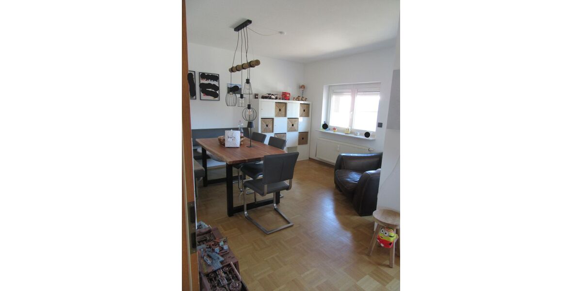 Provisionsfrei* Doppelhaushälfte mit zwei separaten Wohneinheiten, Stellplätzen, Balkon und Terrasse - Zweifamilienhaus Göppingen Faurndau | Angebot:26961593