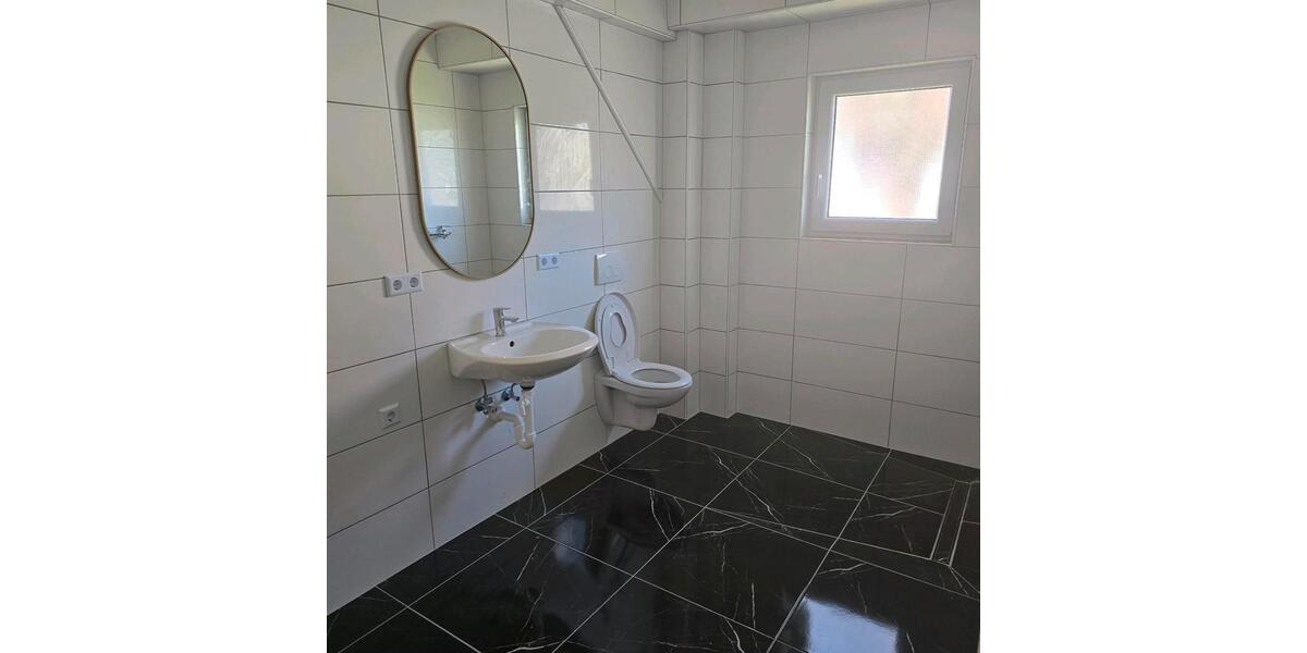 Etagenwohnung Lonsee - 6 Zimmer, 140 m&sup2;, 1.300&euro; | Angebot:26665993