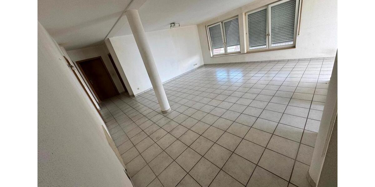 Hochparterre Göppingen Bruckwasen - 4 Zimmer, 122 m&sup2;, 1.250&euro; | Angebot:26515865