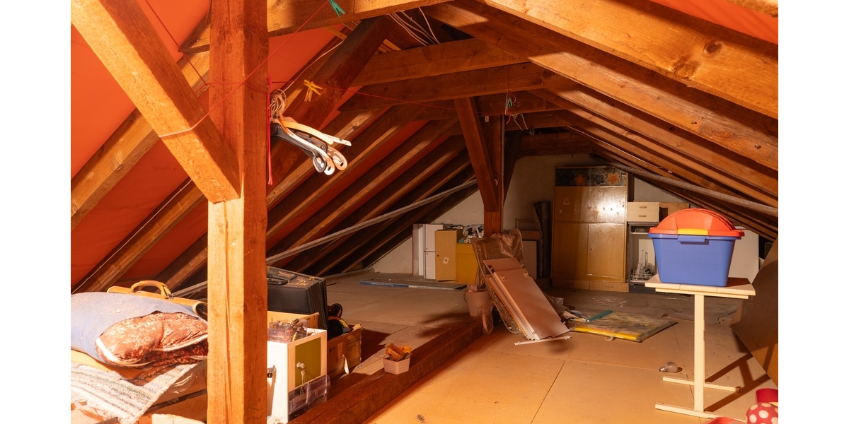 Sonnige Dachgeschoss-Oase mit PV-Anlage und Balkon - Etagenwohnung Schorndorf | Angebot:26818454