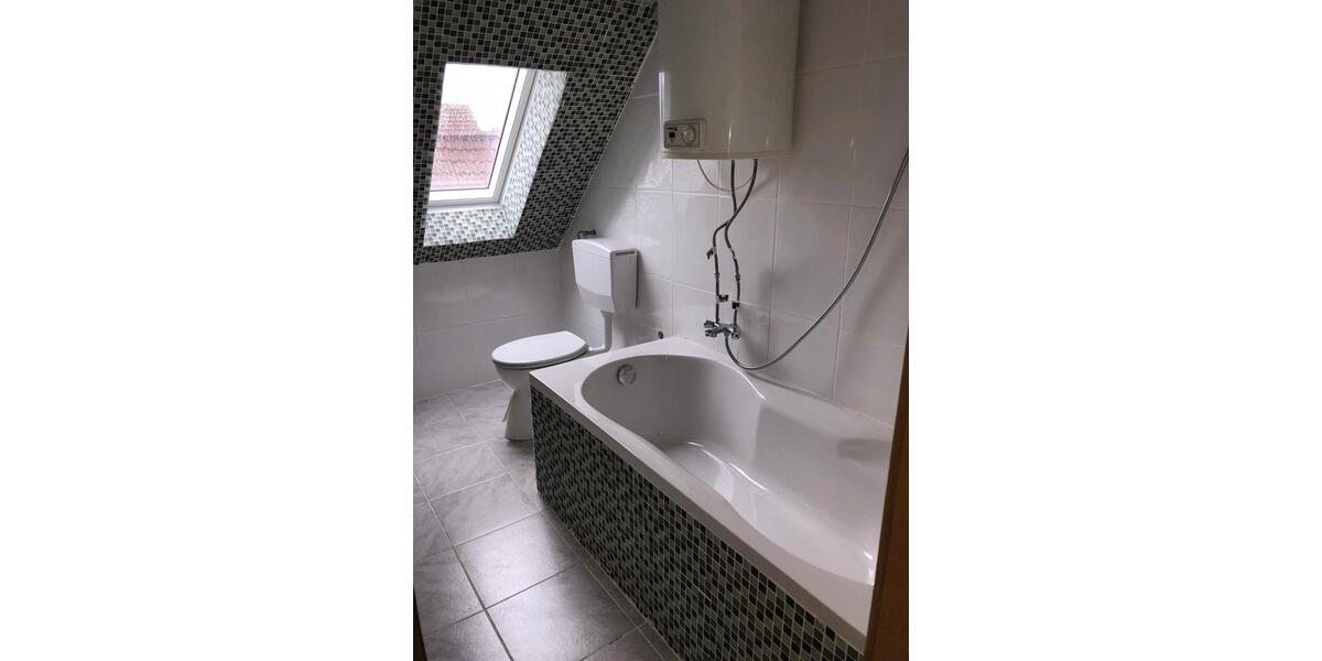 Dachgeschoßwohnung Kirchheim unter Teck - 4.5 Zimmer, 120 m&sup2;, 265.000&euro; | Angebot:23394841