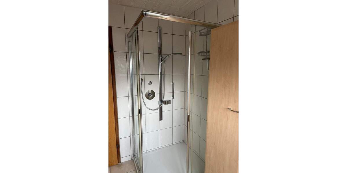 Einfamilienhaus Dettingen an der Erms - 8 Zimmer, 178 m&sup2;, 410.000&euro; | Angebot:25845877