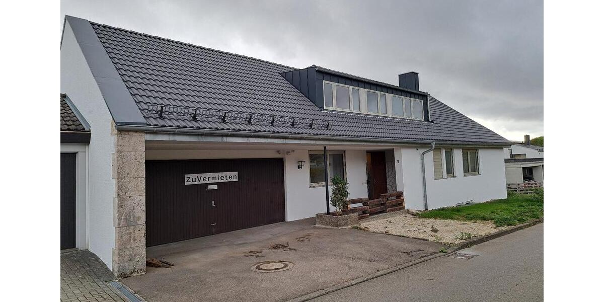 Villa Laichingen - 11 Zimmer, 318 m&sup2;, 2.400&euro; | Angebot:27623338