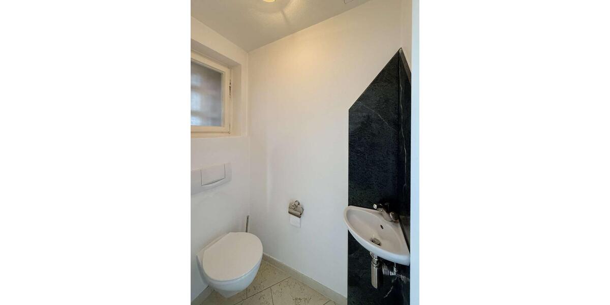 Einfamilienhaus Nürtingen - 5.5 Zimmer, 175 m&sup2;, 2.500&euro; | Angebot:24571134