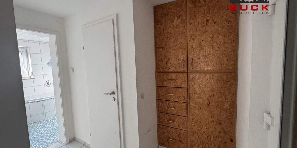 Etagenwohnung Mühlhausen - 4 Zimmer, 97 m&sup2;, 750&euro; | Angebot:25696259