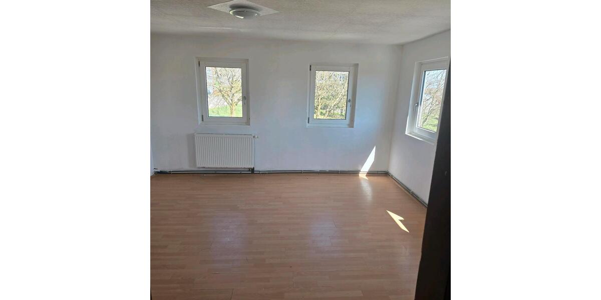 Etagenwohnung Lonsee - 6 Zimmer, 140 m&sup2;, 1.300&euro; | Angebot:26665993
