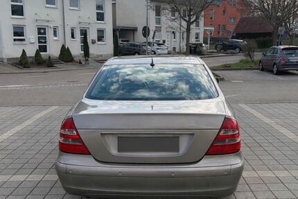 Mercedes-Benz E 200 163.000 km 5.999 &euro; Hattenhofen 73110
