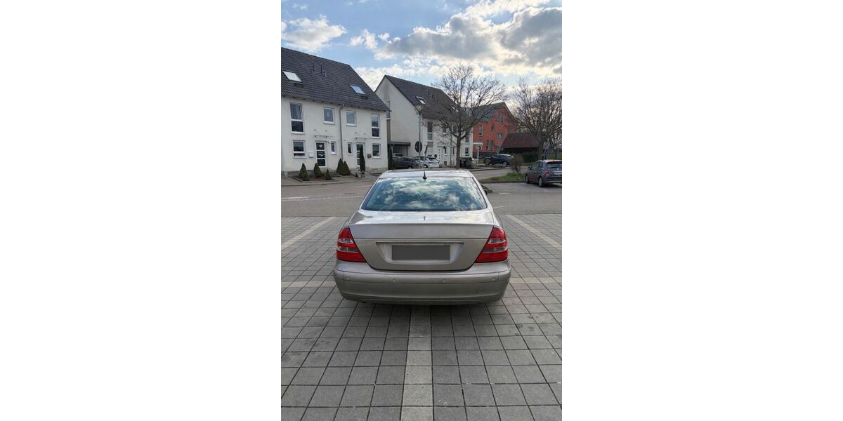 Mercedes-Benz E 200 163.000 km 5.999 &euro; Hattenhofen 73110