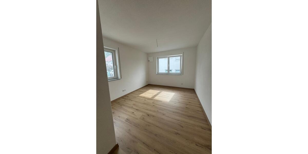 Etagenwohnung Mögglingen - 3.5 Zimmer, 1.200&euro; | Angebot:23501961