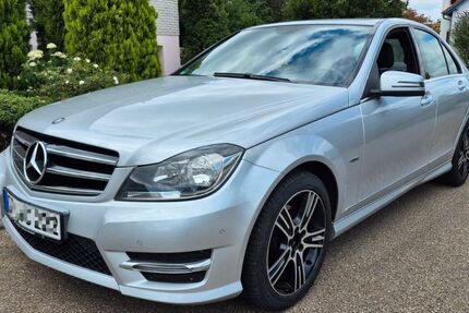 Mercedes-Benz 220 143.621 km 13.900 &euro; Schlat 73114