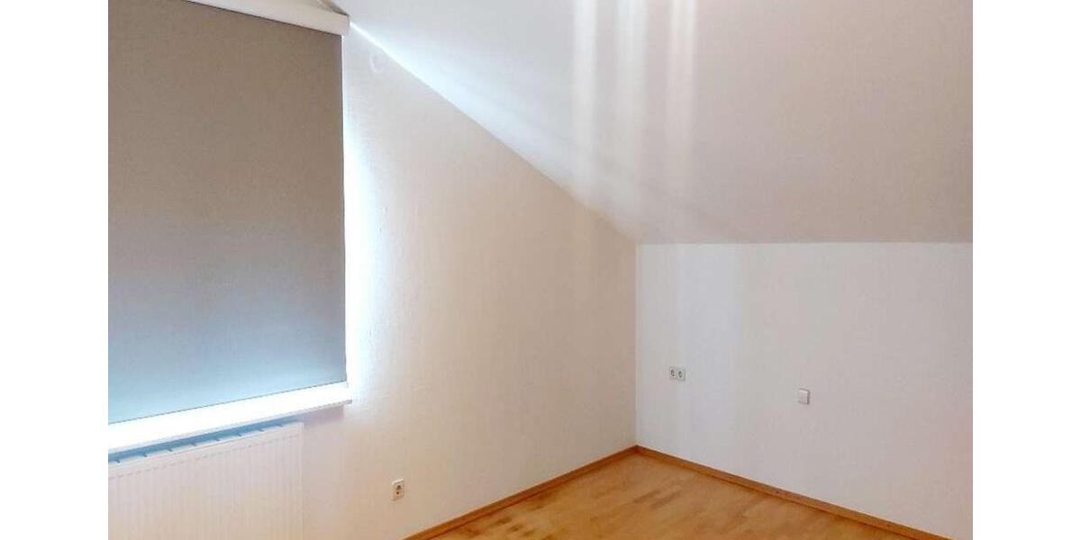 Einfamilienhaus Eislingen (Fils) - 5.5 Zimmer, 166 m&sup2;, 2.100&euro; | Angebot:26438109
