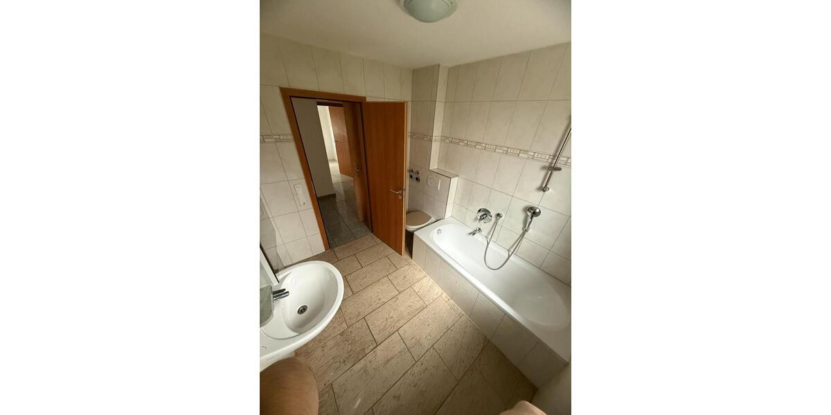 Erdgeschoßwohnung Esslingen am Neckar Hegensberg - 4 Zimmer, 101 m&sup2;, 1.700&euro; | Angebot:25961929