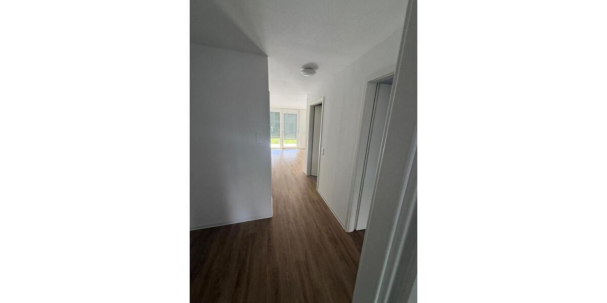 Erdgeschoßwohnung Esslingen am Neckar Brühl - 3 Zimmer, 80 m&sup2;, 1.375&euro; | Angebot:25972429