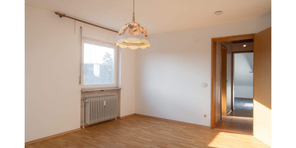 Sonnige Dachgeschoss-Oase mit PV-Anlage und Balkon - Etagenwohnung Schorndorf | Angebot:26818454