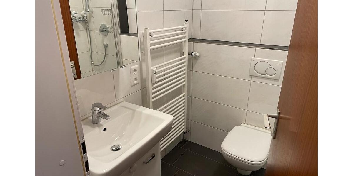 Dachgeschoßwohnung Fellbach - 4 Zimmer, 100 m&sup2;, 1.200&euro; | Angebot:25994993