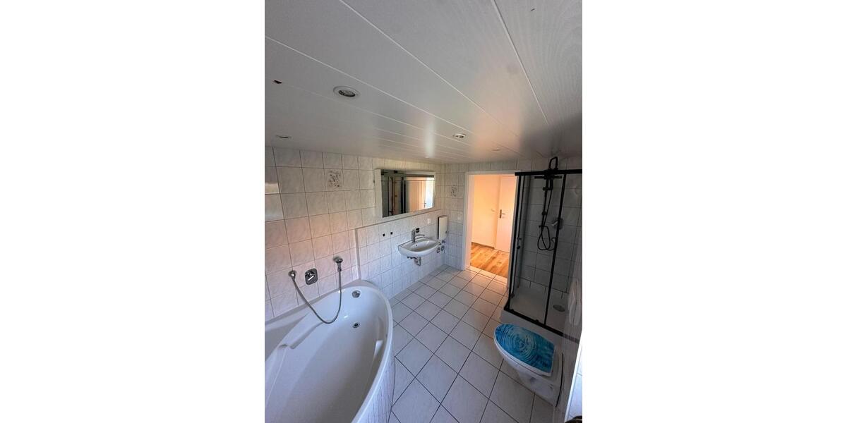 Dachgeschoßwohnung Welzheim - 4 Zimmer, 107 m&sup2;, 840&euro; | Angebot:25715185