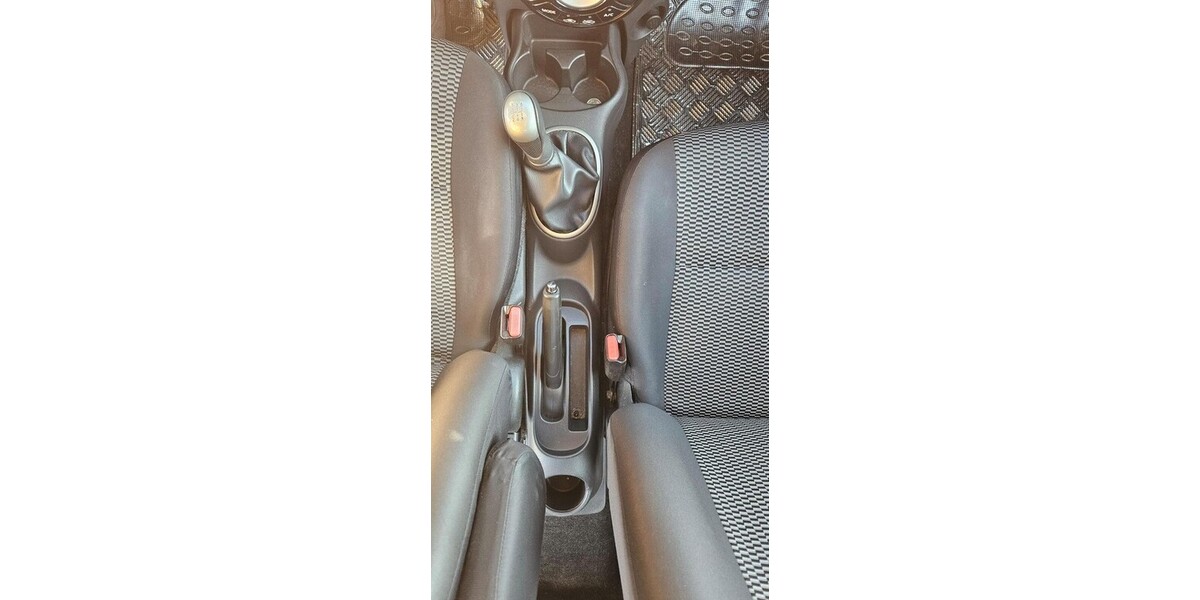 Nissan Micra 158.000 km 3.250 &euro; Salach 73084