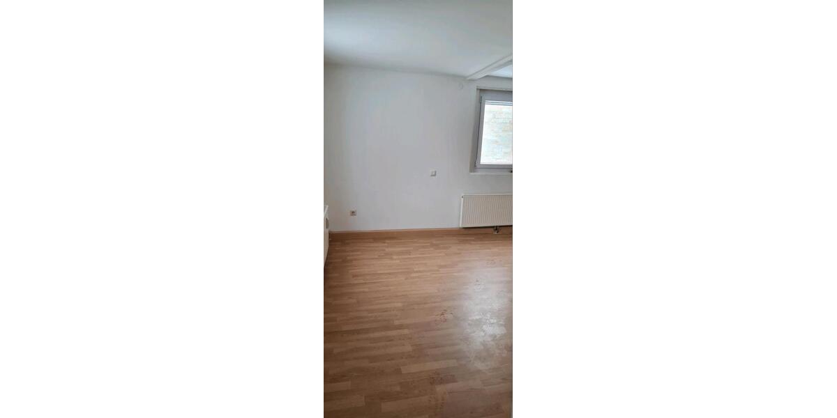 Etagenwohnung Lorch - 4 Zimmer, 90 m&sup2;, 1.000&euro; | Angebot:27570365