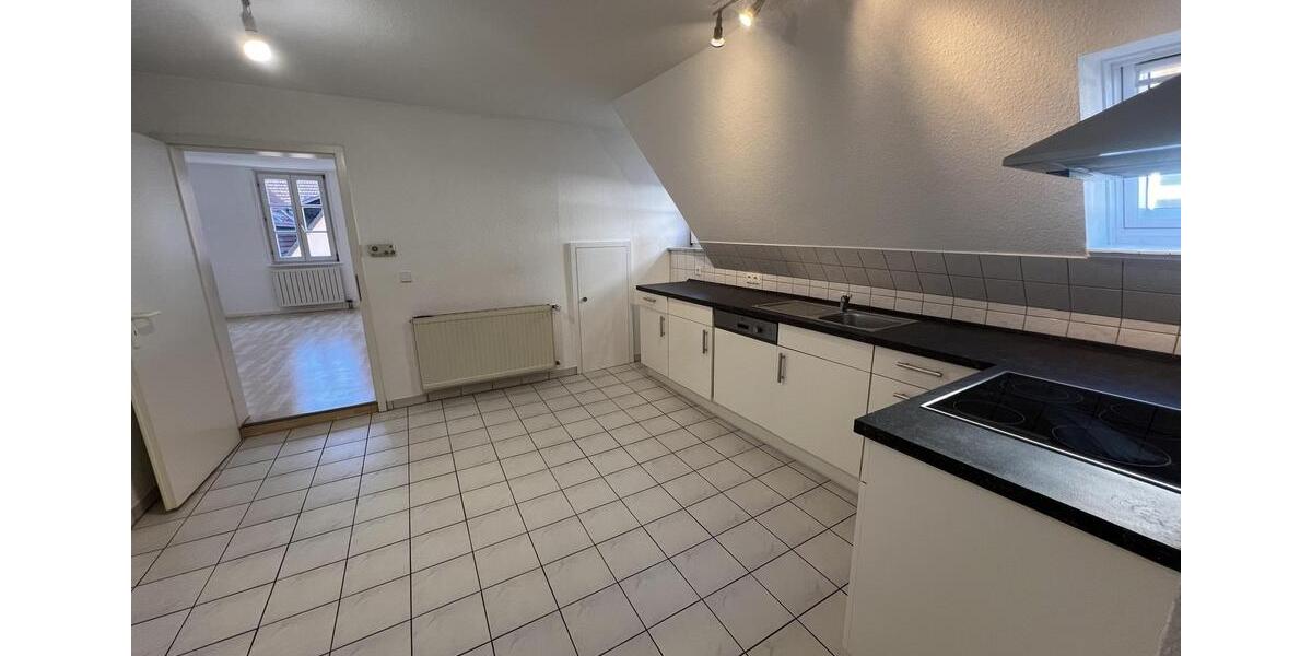 Dachgeschoßwohnung Schorndorf - 2 Zimmer, 75 m&sup2;, 900&euro; | Angebot:26683590
