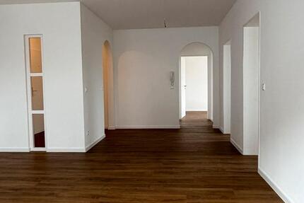Wohnung Essingen - 4 Zimmer, 92 m&sup2;, 1.250&euro; | Angebot:25298780