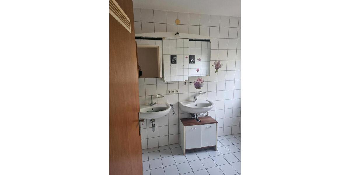 Etagenwohnung Nürtingen - 2.5 Zimmer, 79 m&sup2;, 270.000&euro; | Angebot:25986532