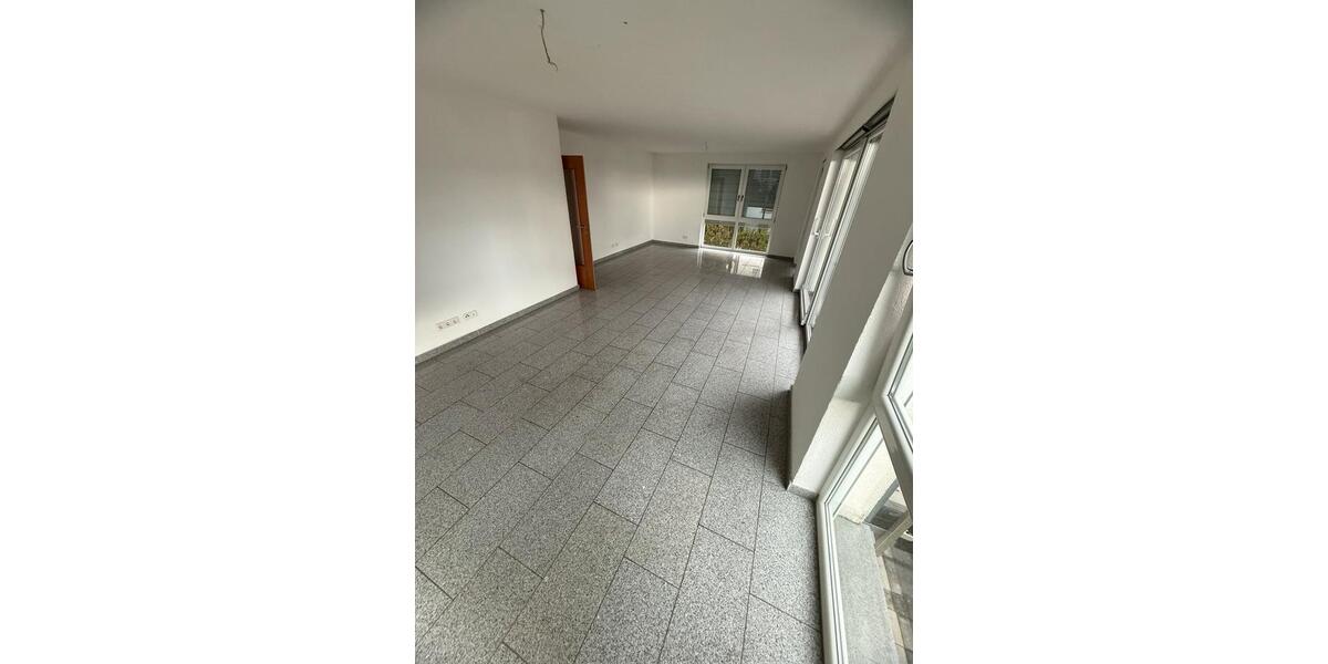 Erdgeschoßwohnung Esslingen am Neckar Hegensberg - 4 Zimmer, 101 m&sup2;, 1.700&euro; | Angebot:25961929