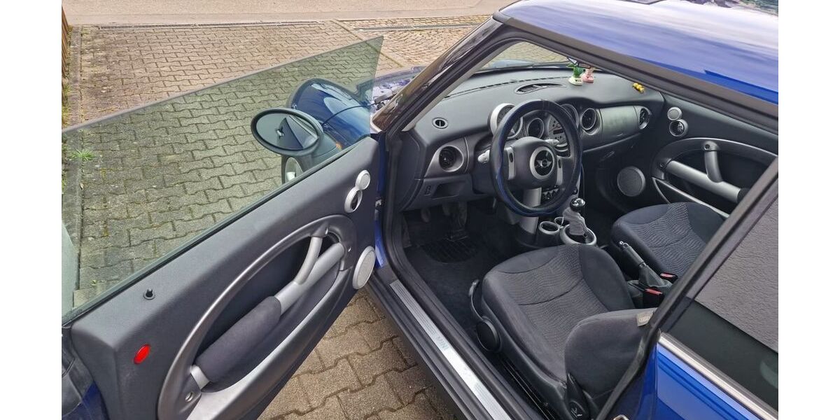 Mini ONE 240.000 km 1.999 &euro; Schlierbach 73278