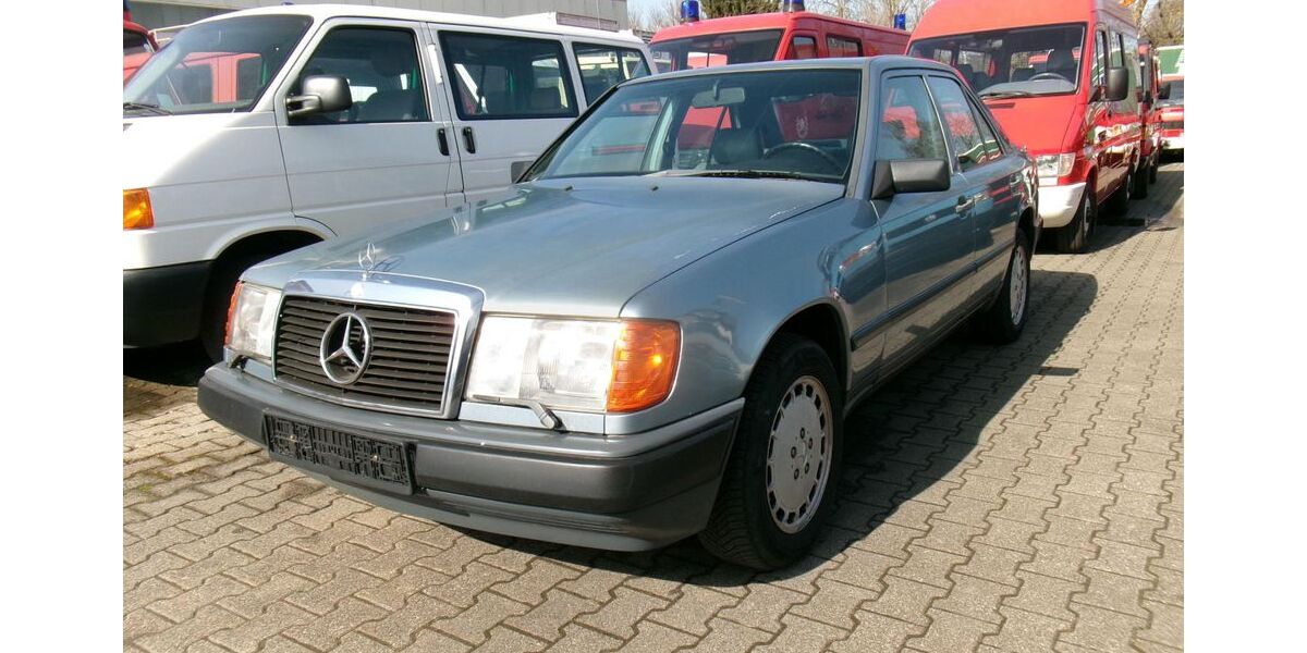 Mercedes-Benz 300 212.000 km 5.950 &euro; Nürtingen bei Stuttgart 72622