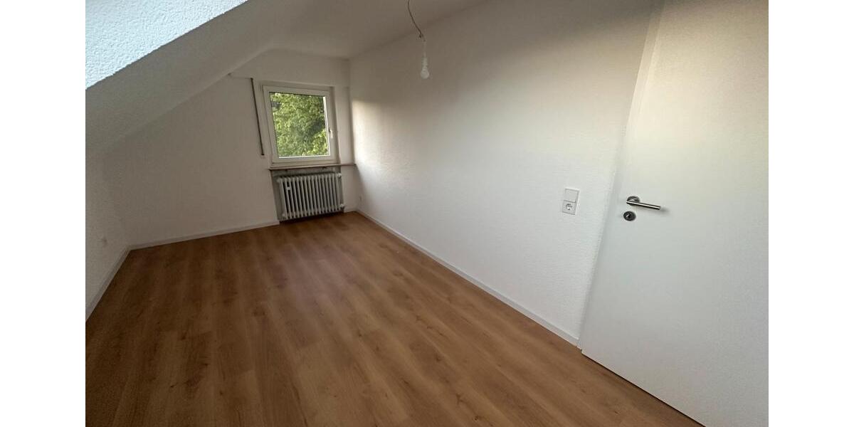 Dachgeschoßwohnung Neuhausen auf den Fildern - 3 Zimmer, 71 m&sup2;, 1.300&euro; | Angebot:27548763