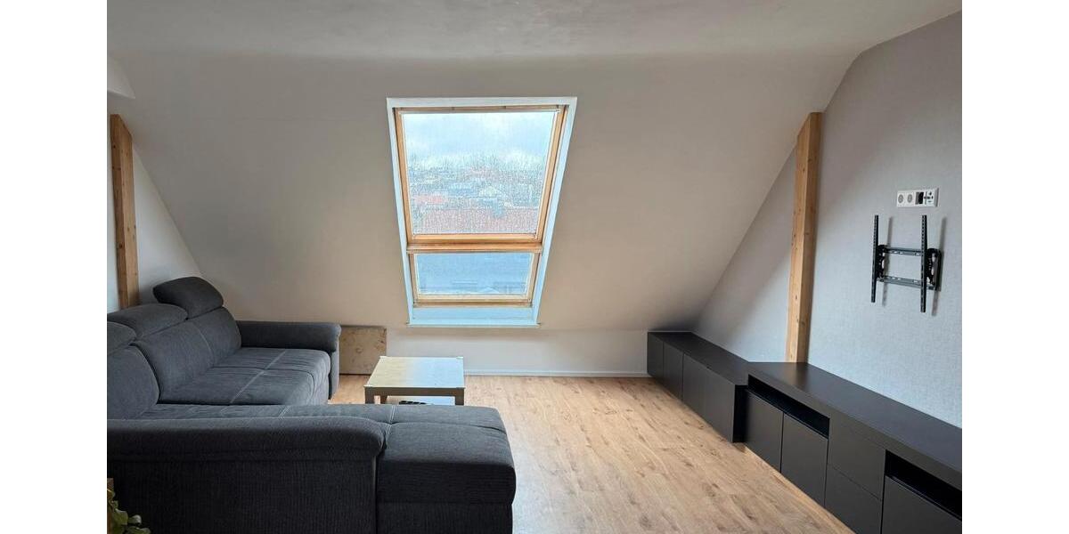 Dachgeschoßwohnung Laichingen - 3.5 Zimmer, 81 m&sup2;, 1.200&euro; | Angebot:25989323