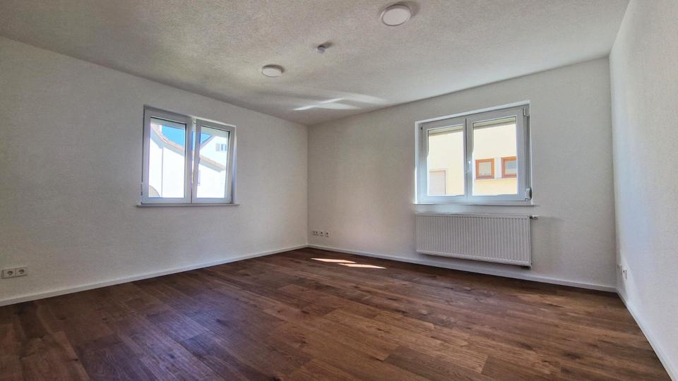 Hochparterre Esslingen am Neckar - 4 Zimmer, 90 m&sup2;, 1.450&euro; | Angebot:27594524