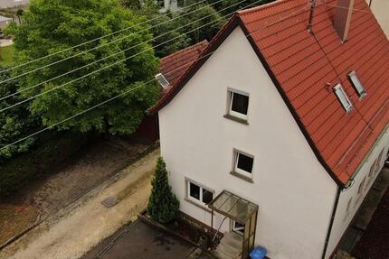 Haus Schwäbisch Gmünd Bargau - 9 Zimmer, 189 m&sup2;, 275.000&euro; | Angebot:27102001
