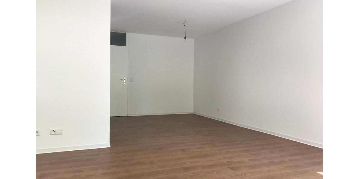 Etagenwohnung Esslingen am Neckar Pliensauvorstadt - 3 Zimmer, 82 m&sup2;, 885&euro; | Angebot:26006804