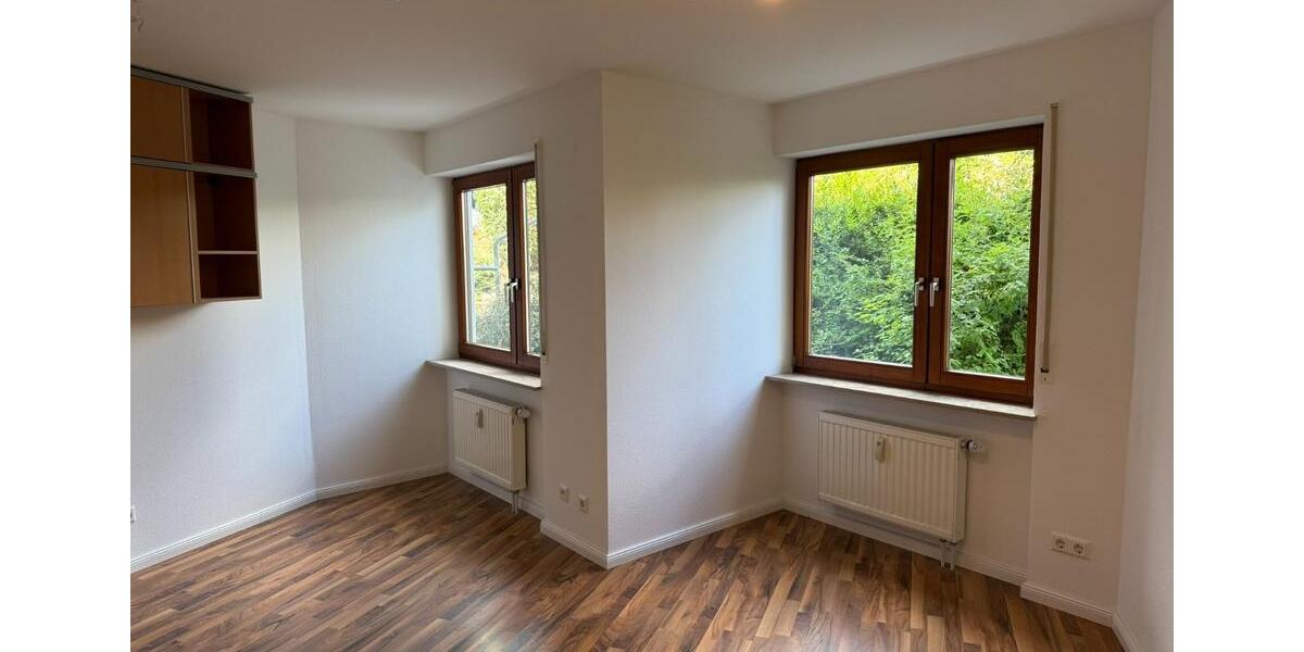 Erdgeschoßwohnung Süßen - 3.5 Zimmer, 89 m&sup2;, 1.200&euro; | Angebot:25291347