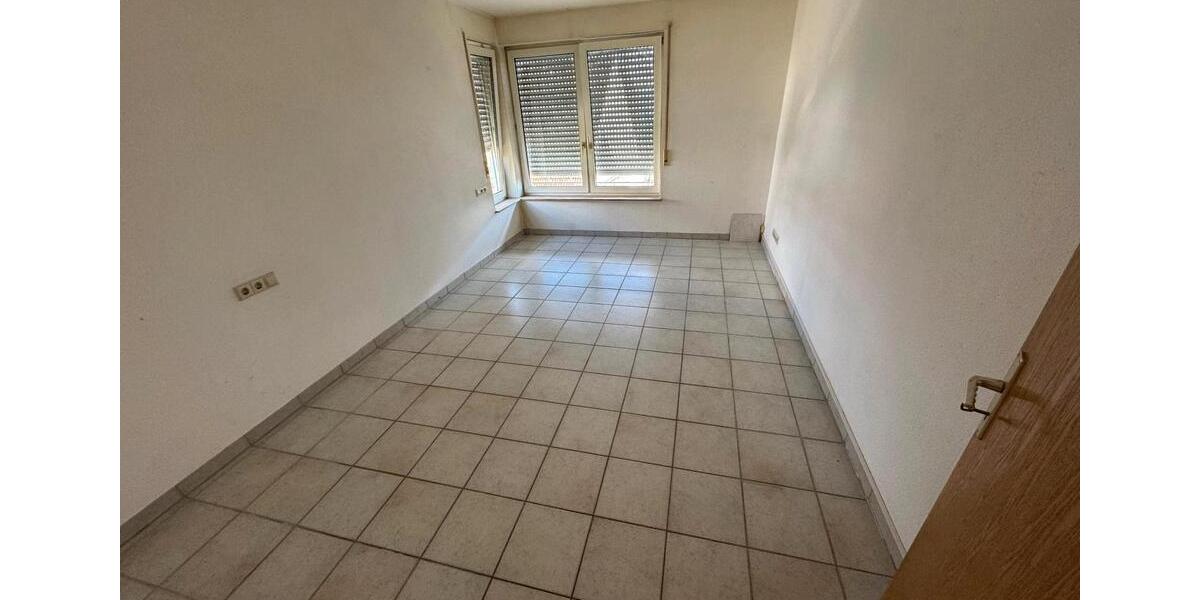 Hochparterre Göppingen Bruckwasen - 4 Zimmer, 122 m&sup2;, 1.250&euro; | Angebot:26515865