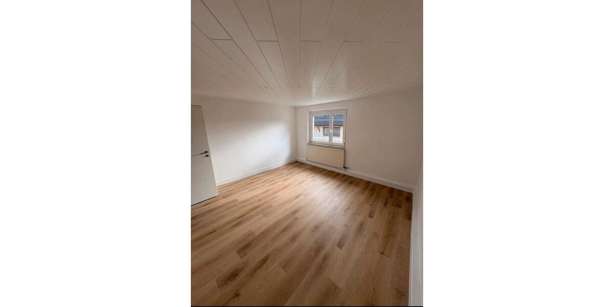 Reihenhaus Schwäbisch Gmünd Bargau - 6 Zimmer, 125 m&sup2;, 349.000&euro; | Angebot:25612390