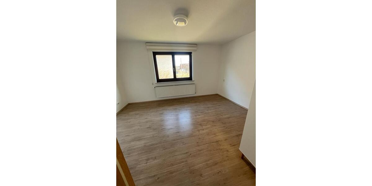 Etagenwohnung Laichingen - 4.5 Zimmer, 113 m&sup2;, 1.300&euro; | Angebot:26671464