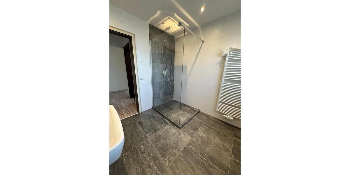 Erdgeschoßwohnung Uhingen - 4 Zimmer, 120 m&sup2;, 1.500&euro; | Angebot:25988250