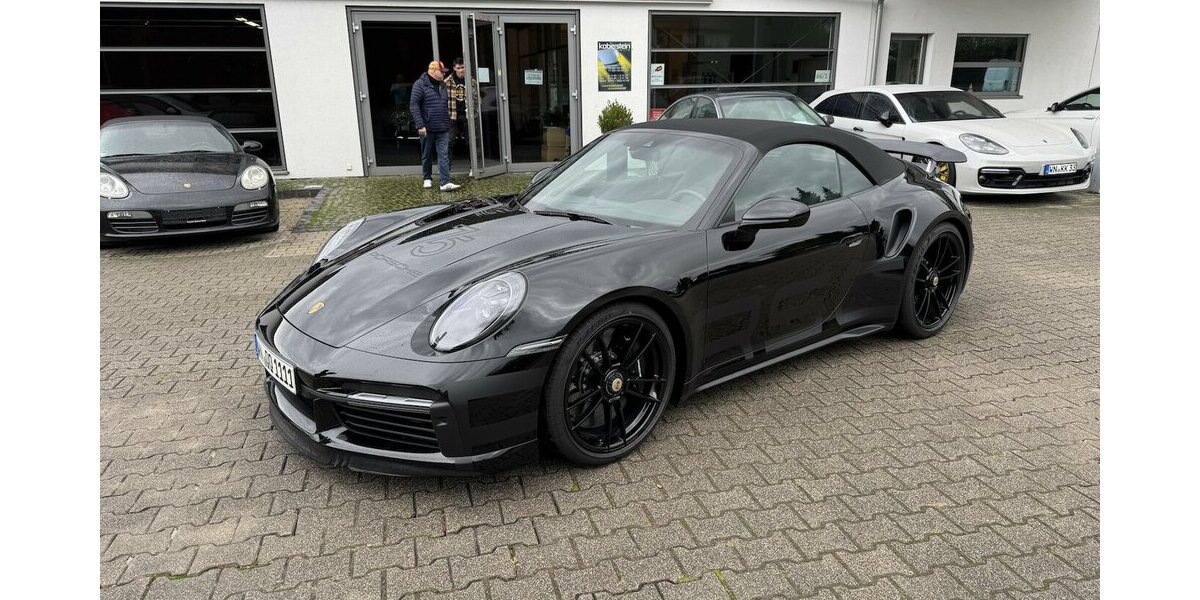 Porsche 992 Turbo S Cabriolet Keramik Sportabg alles schwa 7.000 km 248.000 &euro; Schorndorf 73614