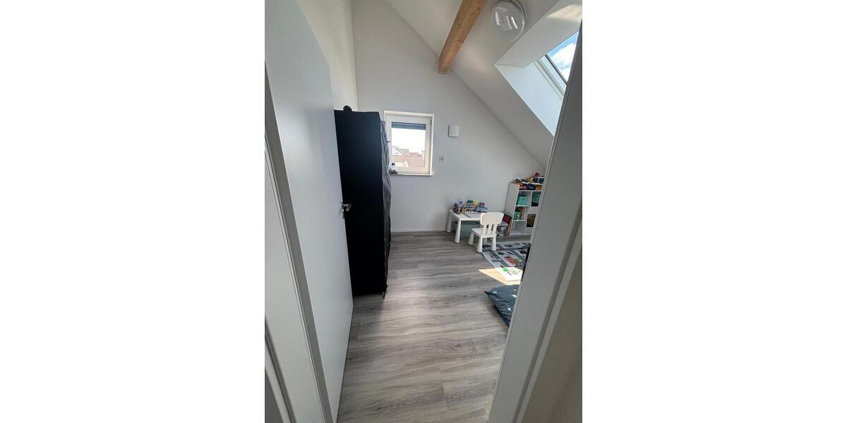 Dachgeschoßwohnung Laichingen - 4 Zimmer, 95 m&sup2;, 1.150&euro; | Angebot:26662138
