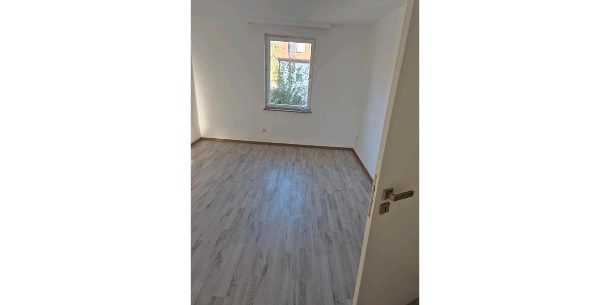 Etagenwohnung Bad Urach - 3 Zimmer, 80 m&sup2;, 1.000&euro; | Angebot:27570396