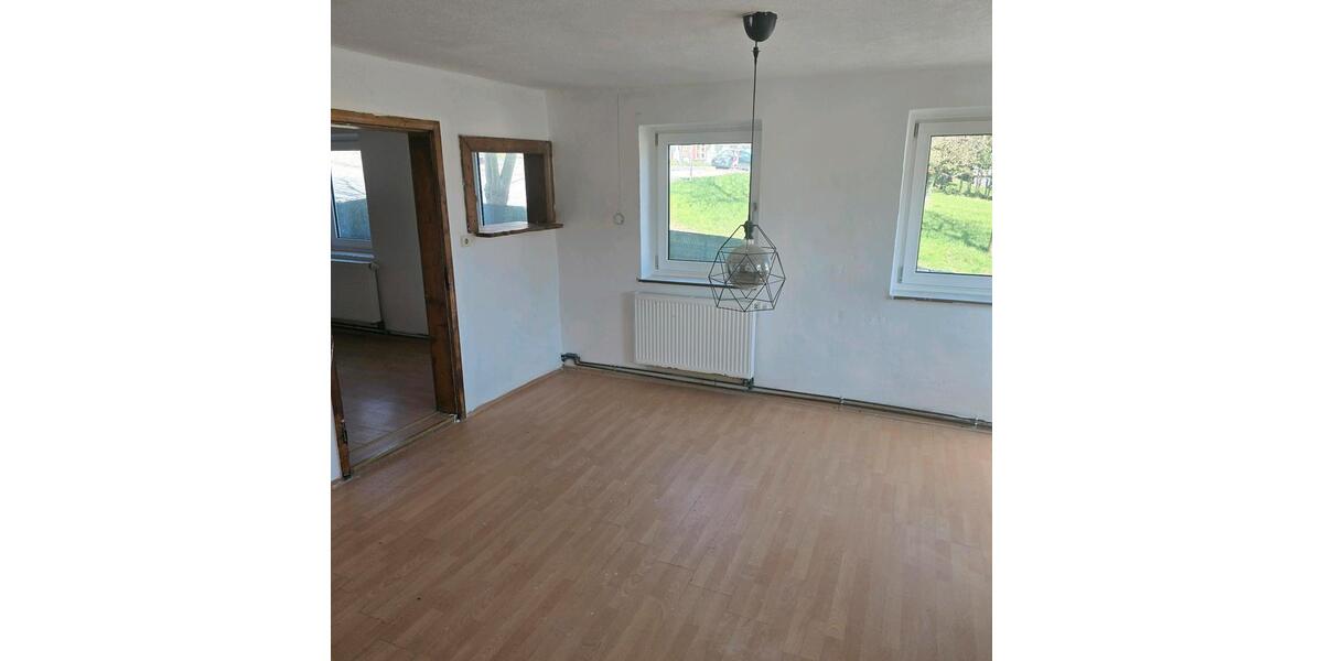 Etagenwohnung Lonsee - 6 Zimmer, 140 m&sup2;, 1.300&euro; | Angebot:26665993
