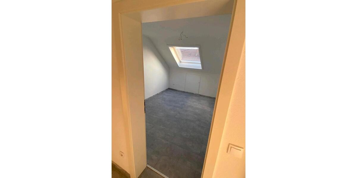 Dachgeschoßwohnung Remshalden - 3 Zimmer, 70 m&sup2;, 850&euro; | Angebot:25064648