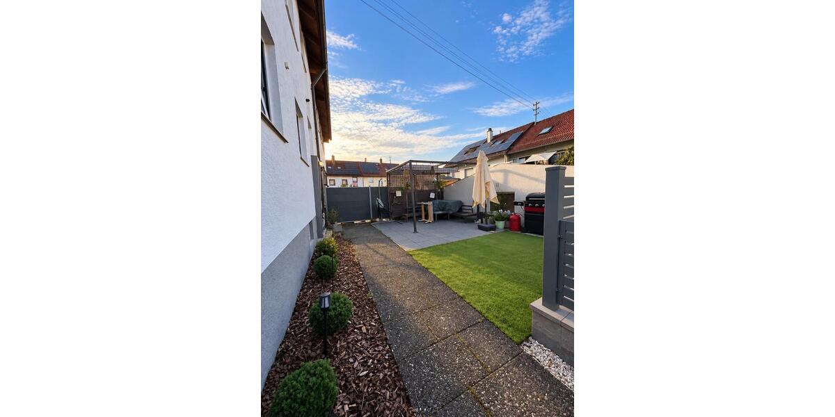 Doppelhaushälfte Schwaikheim - 8 Zimmer, 160 m&sup2;, 669.000&euro; | Angebot:27598082