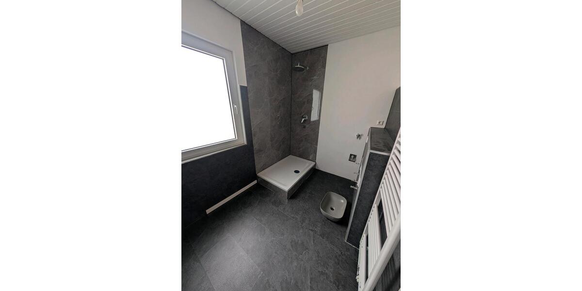 Etagenwohnung Nürtingen - 7 Zimmer, 147 m&sup2;, 1.499&euro; | Angebot:26592362