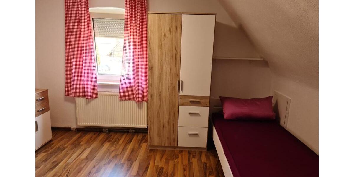 Erdgeschoßwohnung Uhingen - 2 Zimmer, 25 m&sup2;, 550&euro; | Angebot:25892372