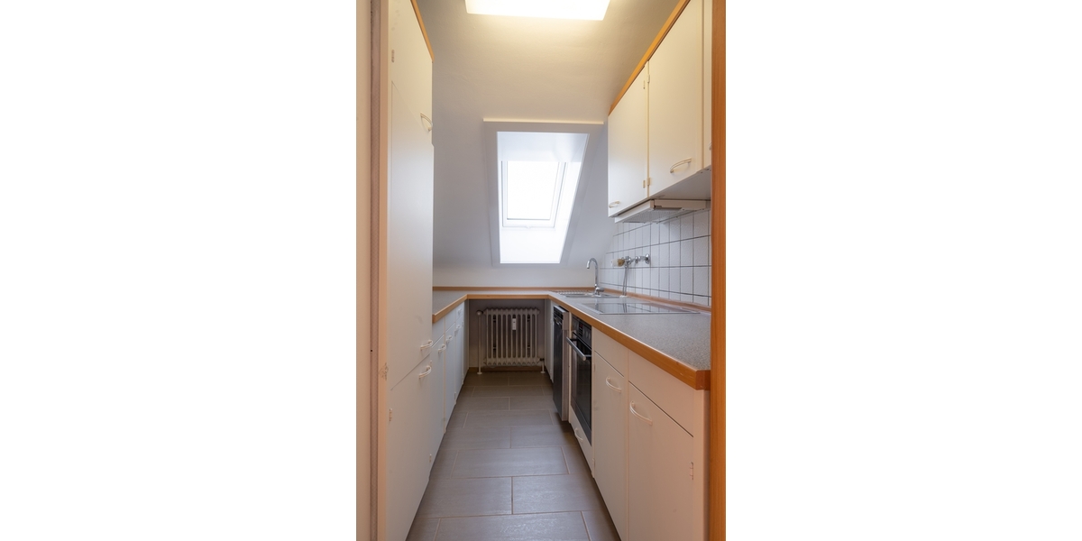 Sonnige Dachgeschoss-Oase mit PV-Anlage und Balkon - Etagenwohnung Schorndorf | Angebot:26818454
