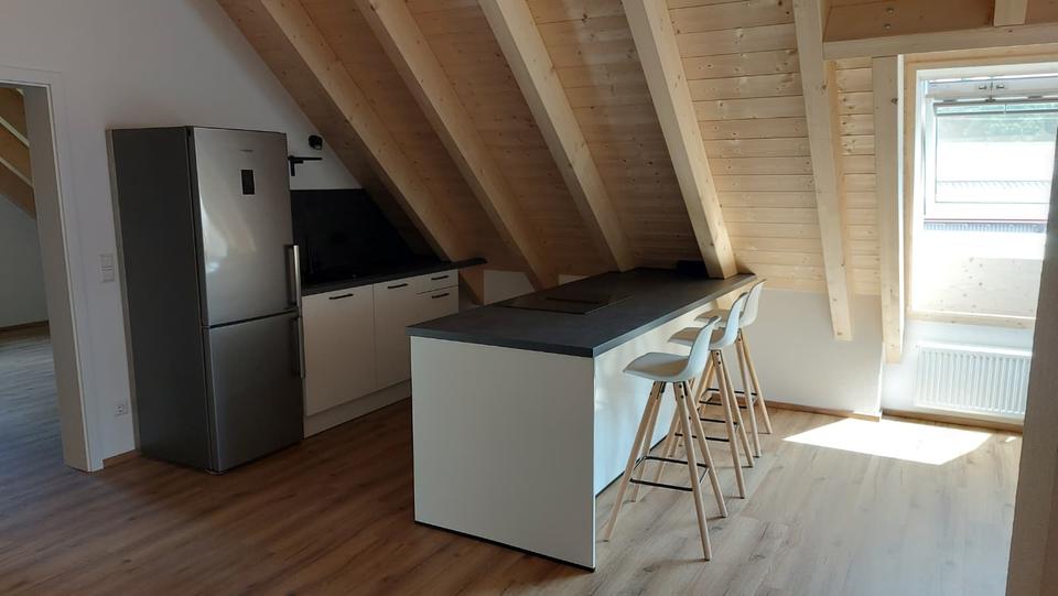 Dachgeschoßwohnung Bartholomä - 3.5 Zimmer, 100 m&sup2;, 950&euro; | Angebot:26625831