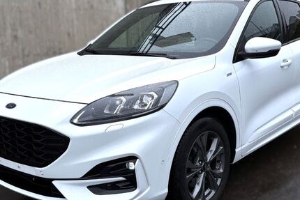 Ford Kuga 52.000 km 21.900 &euro; Essingen­­­ 73457