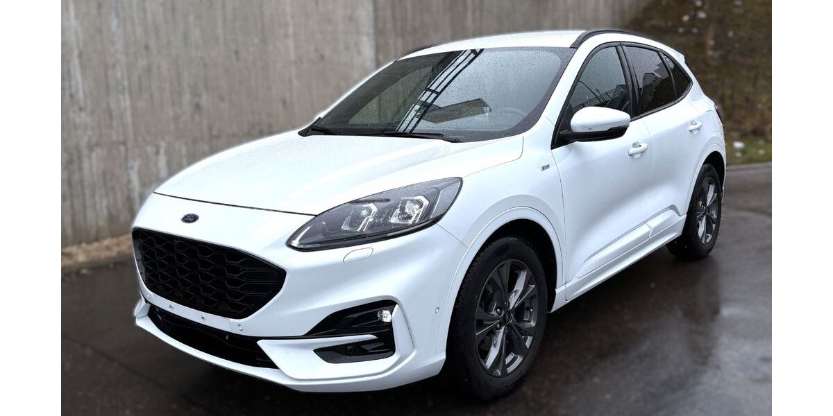 Ford Kuga 52.000 km 21.900 &euro; Essingen­­­ 73457